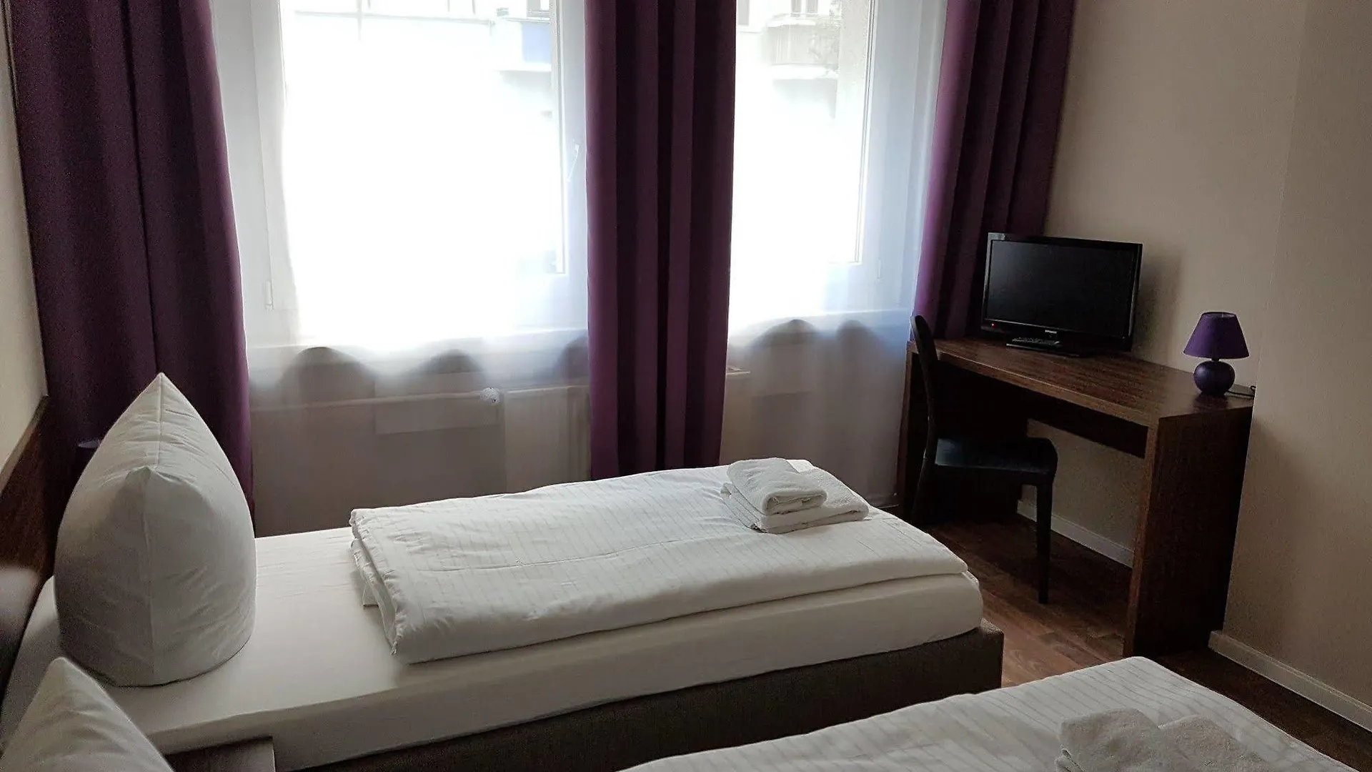 Hotel Pension Eberty Berlin