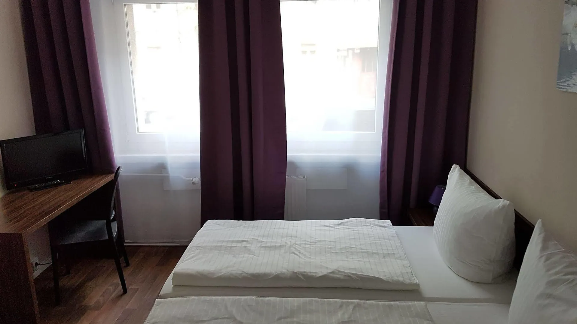 Hotel Pension Eberty Berlin