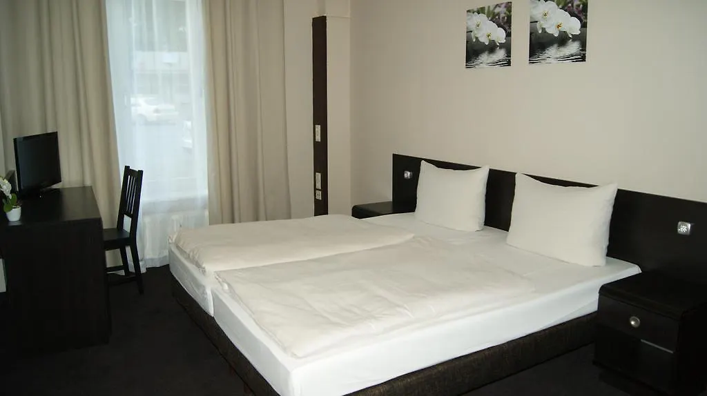 **  Hotel Pension Eberty Berlin Germany