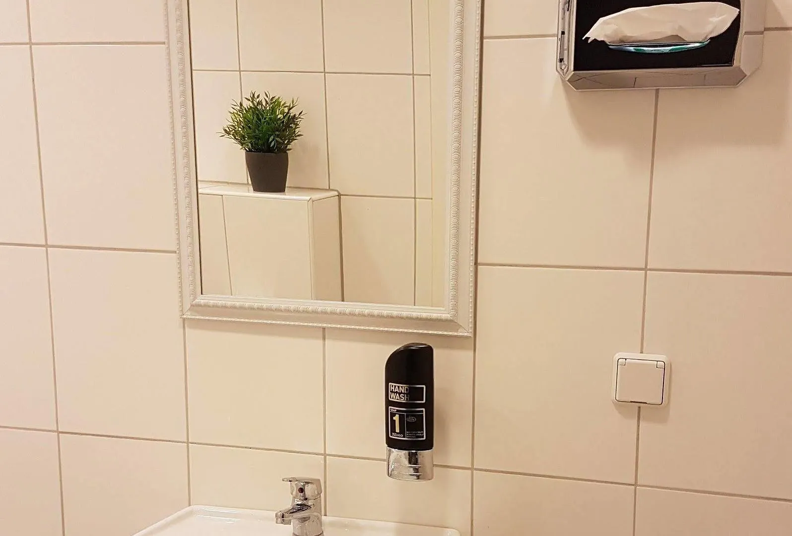 **  Hotel Pension Eberty Berlin Germany